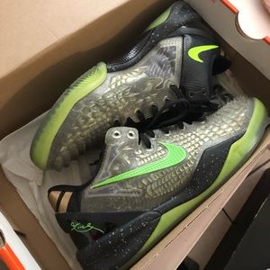 Kobe 8 GS “Christmas “